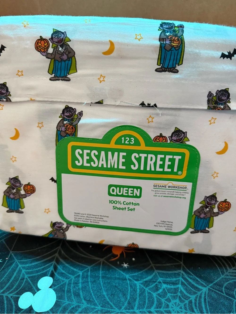 Sesame Street Queen Count Dracula White Halloween Character Cotton Sheet Set